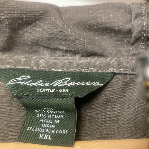 Eddie Bauer. Light weight, wind resistant jacket. Taupe. XL - Picture 2 of 4